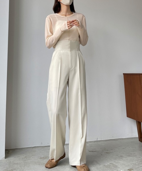 Louere（ルエレ）の「シアーフィンガーホールトップス（Tシャツ/カットソー・レディース・クリーム/ブラック/ベージュ・SMALL/MEDIUM/LARGE）」の11枚目の写真