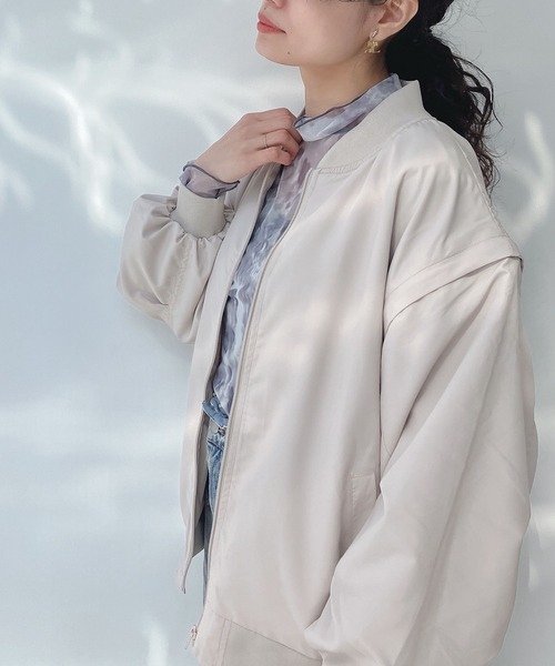 AS KNOW AS plus（アズノゥアズプラス）の「○マルチWAYなMA-1ブルゾン（MA-1・レディース・カーキ/グレイッシュベージュ/ブラック・FREE）」の13枚目の写真