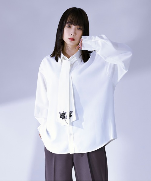 Ellno Loset（エルノロゼット）の「フラワーボウタイシャツ（シャツ/ブラウス・メンズ・ブルーグレー/オフホワイト/ブラック・MEDIUM/LARGE）」の11枚目の写真