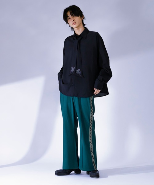 Ellno Loset（エルノロゼット）の「フラワーボウタイシャツ（シャツ/ブラウス・メンズ・ブルーグレー/オフホワイト/ブラック・MEDIUM/LARGE）」の19枚目の写真