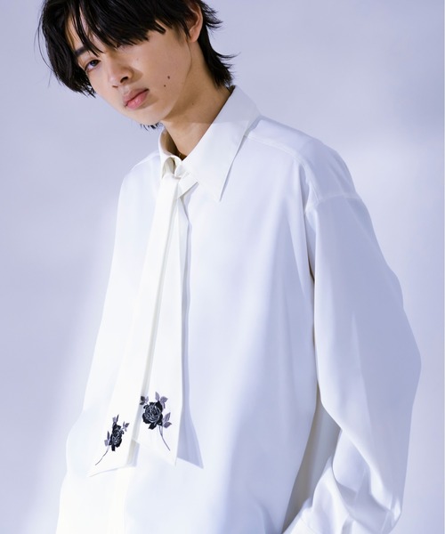 Ellno Loset（エルノロゼット）の「フラワーボウタイシャツ（シャツ/ブラウス・メンズ・ブルーグレー/オフホワイト/ブラック・MEDIUM/LARGE）」の5枚目の写真