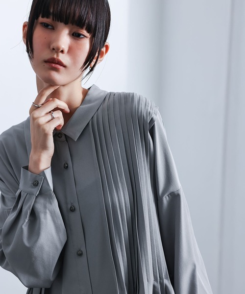 kOhAKU(コハク)の「アシメピンタックシャツワンピース(シャツワンピース・レディース・グレー/ブラック・FREE)」の10枚目の写真