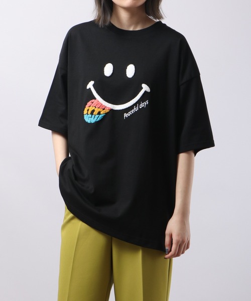SMILEY FACE(スマイリーフェイス)の「SMILEY FACE サガラ刺繍Tシャツ(Tシャツ/カットソー・レディース・イエロー/インディゴブルー/ホワイト/ブラック・M/L/LL)」の7枚目の写真