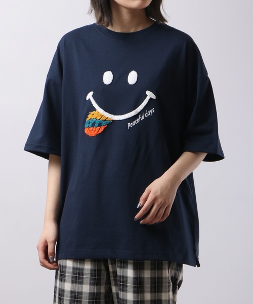 SMILEY FACE(スマイリーフェイス)の「SMILEY FACE サガラ刺繍Tシャツ(Tシャツ/カットソー・レディース・イエロー/インディゴブルー/ホワイト/ブラック・M/L/LL)」の21枚目の写真