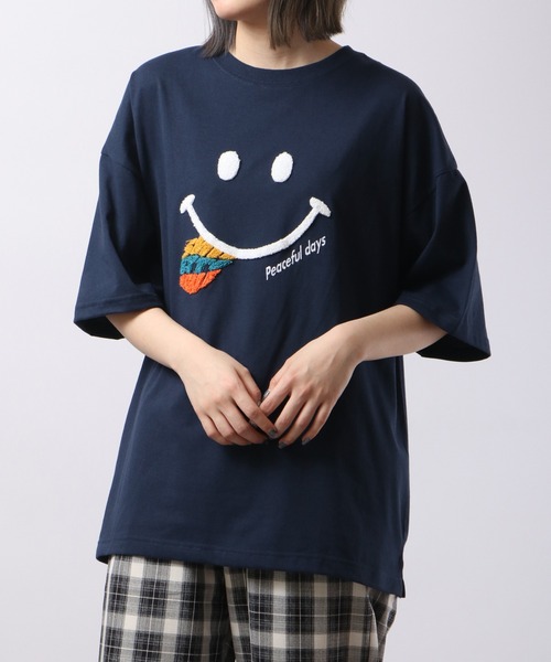 SMILEY FACE(スマイリーフェイス)の「SMILEY FACE サガラ刺繍Tシャツ(Tシャツ/カットソー・レディース・イエロー/インディゴブルー/ホワイト/ブラック・M/L/LL)」の22枚目の写真
