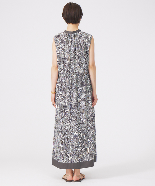qualite（カリテ）の「プランツ柄ロングワンピース（ワンピース・レディース・チャコールグレー・フリー）」の4枚目の写真