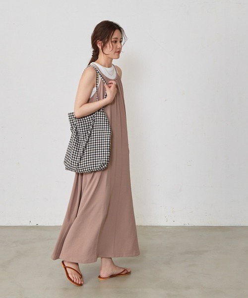 Shelly island(シェリーアイランド)の「バッククロスキャミワンピ(ワンピース・レディース・ベージュ/ブラック/ブルー・FREE)」の17枚目の写真