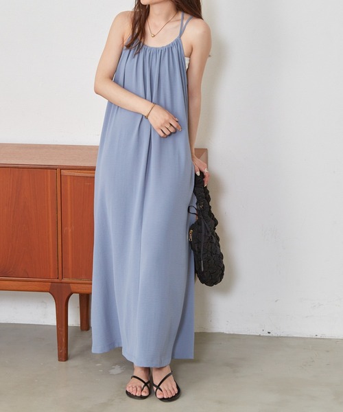 Shelly island(シェリーアイランド)の「バッククロスキャミワンピ(ワンピース・レディース・ベージュ/ブラック/ブルー・FREE)」の8枚目の写真