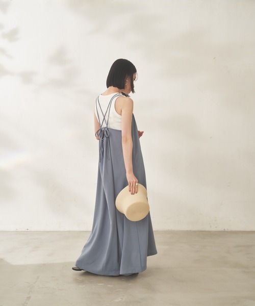 Shelly island(シェリーアイランド)の「バッククロスキャミワンピ(ワンピース・レディース・ベージュ/ブラック/ブルー・FREE)」の6枚目の写真