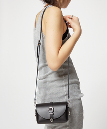 VICE VERSA | 【VICE VERSA/バイス ベルサ】 ウエスタンバックルレザーポシェット(ショルダーバッグ)