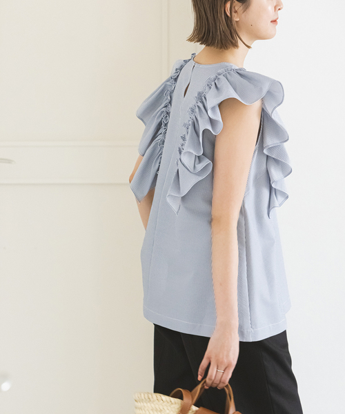 U by SPICK&SPAN(ユーバイスピックアンドスパン)の「フリルノースリブラウス(シャツ/ブラウス・レディース・ブルー/ホワイト/ブラック・FREE)」の3枚目の写真