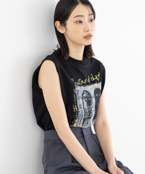 LAKOLE（ラコレ）の「フォトレタリングスリーブレスT / 963219（Tシャツ/カットソー・レディース・ブラック/グレー/ホワイト系5/ホワイト系6・SMALL/MEDIUM）」の4枚目の写真