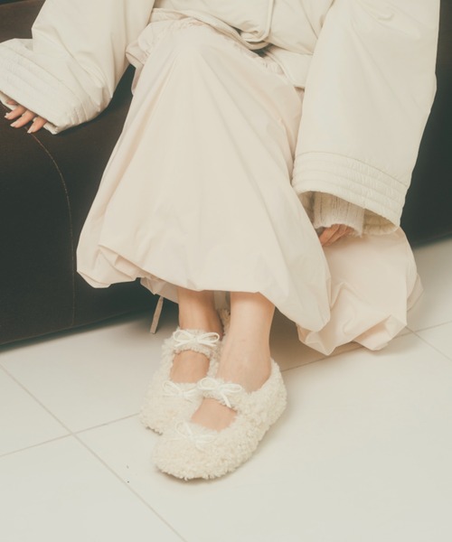 pomiii(ポミー)の「もこもこシューズ(パンプス・レディース・アイボリー/ベージュ・SMALL/LARGE/MEDIUM)」の3枚目の写真