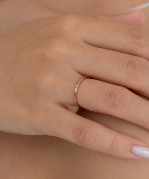 ebine(エビネ)の「1mm Zirconia Ring / 1石 金属アレルギー対応 サージカルステンレス(リング・レディース・ゴールド/ピンク/シルバー・4号/20号/18号/11号/1号/7号/2号/9号/16号/13号)」の2枚目の写真