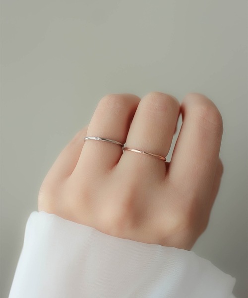 ebine(エビネ)の「1mm Zirconia Ring / 1石 金属アレルギー対応 サージカルステンレス(リング・レディース・ゴールド/ピンク/シルバー・4号/20号/18号/11号/1号/7号/2号/9号/16号/13号)」の7枚目の写真