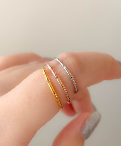ebine(エビネ)の「1mm Zirconia Ring / 1石 金属アレルギー対応 サージカルステンレス(リング・レディース・ゴールド/ピンク/シルバー・4号/20号/18号/11号/1号/7号/2号/9号/16号/13号)」の4枚目の写真