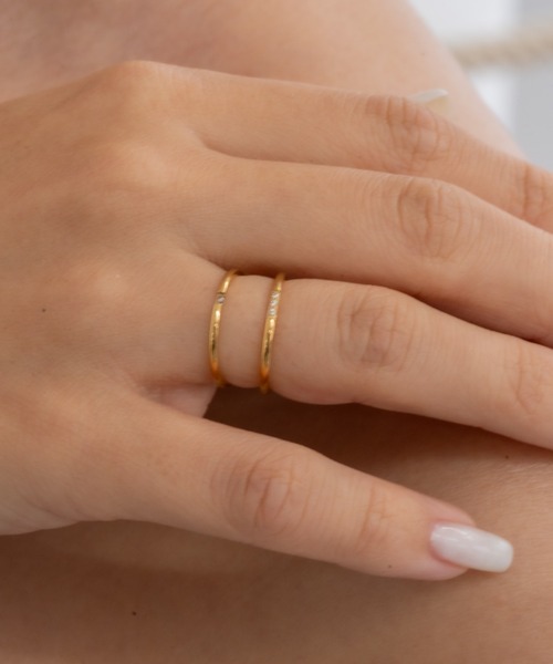 ebine(エビネ)の「1mm Zirconia Ring / 1石 金属アレルギー対応 サージカルステンレス(リング・レディース・ゴールド/ピンク/シルバー・4号/20号/18号/11号/1号/7号/2号/9号/16号/13号)」の13枚目の写真