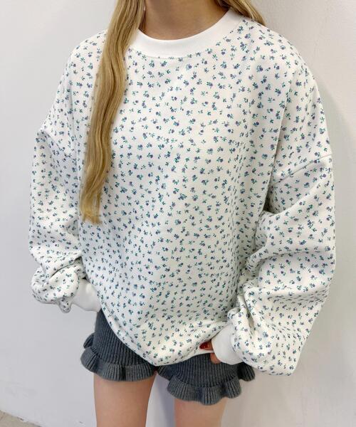 WC（ダブル シー）の「リトルフラワーパターンビッグスウェット