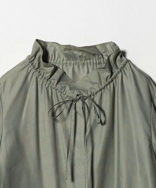 UNITED ARROWS（ユナイテッドアローズ）の「フリルカラー フレアスリーブ ブラウス（シャツ/ブラウス・レディース・オフホワイト/ネイビー/ライトブルー/ライトピンク/その他7/オリーブ/その他9・FREE）」の10枚目の写真