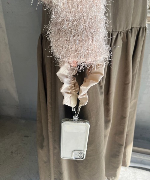 Me%(ミィパーセント)の「【ストラップシート付き】ナイロンシュシュハンドルストラップ 972393(スマホグッズ・レディース・アイボリー/ブラック/シルバー/グレー系その他・FREE)」の11枚目の写真