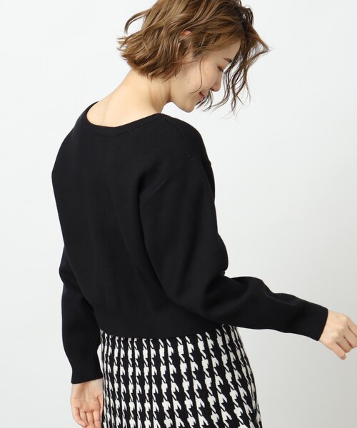 grove（グローブ）の「◆ゴールドボタンが華やか見え！前後2WAYで着回し上手なカーディガン（カーディガン/ボレロ・レディース・オフホワイト/ナチュラル/ブラック/サックスブルー・02/03/05/01/04）」の10枚目の写真