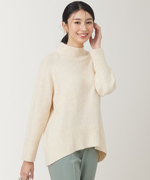 ANY SIS(エニィスィス)の「【大人百花掲載 ヨンアさん着用】ハイネックバックポイント ニット(ニット/セーター・レディース・ライトグレー系/黄土色系/スカイブルー系/ライトイエロー系/ピンク系/アイボリー系・4)」の2枚目の写真