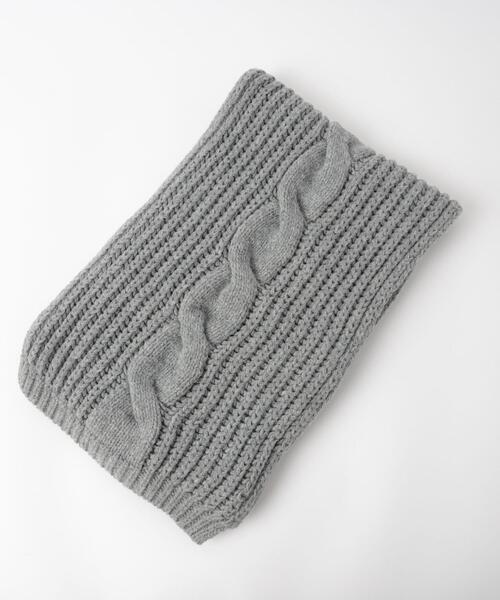 coen（コーエン）の「ボリュームケーブルマフラー（ストール/ショール・レディース・グレー/オフホワイト・FREE）」の7枚目の写真