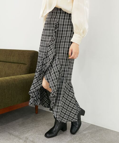 MAJESTIC LEGON(マジェスティックレゴン)の「アシメラッフルスカート(スカート・レディース・ブラック系その他/グレー系その他/ブルー系その他4・MEDIUM)」の2枚目の写真