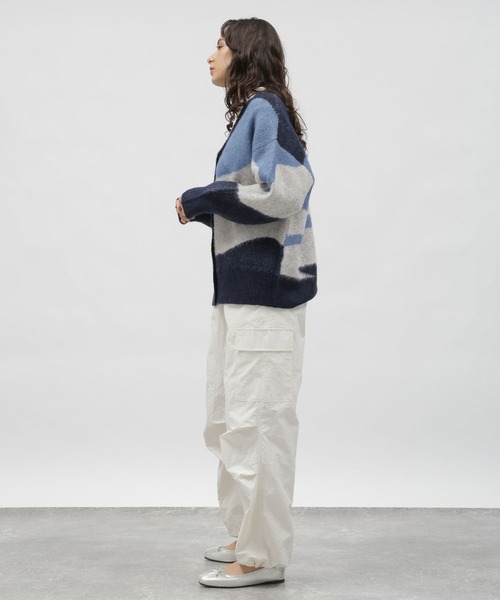 LAKOLE（ラコレ）の「7ゲージジャガードカーディガン / 997045（カーディガン/ボレロ・レディース・ブラウン系その他/パープル系その他/レッド系その他/ブルー系その他・MEDIUM/SMALL）」の12枚目の写真