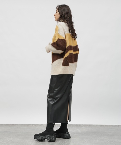 LAKOLE（ラコレ）の「7ゲージジャガードカーディガン / 997045（カーディガン/ボレロ・レディース・ブラウン系その他/パープル系その他/レッド系その他/ブルー系その他・MEDIUM/SMALL）」の6枚目の写真