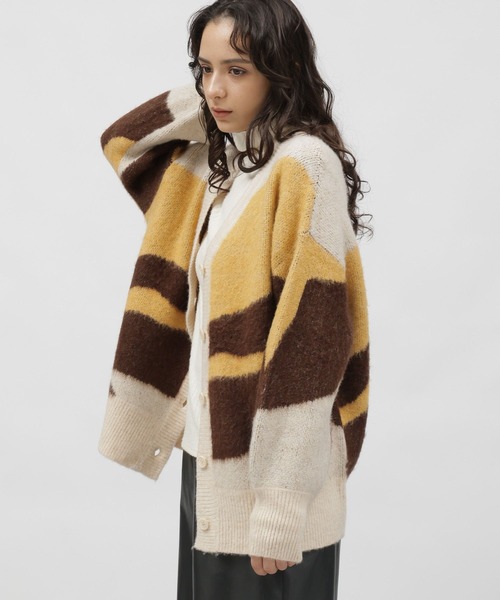 LAKOLE（ラコレ）の「7ゲージジャガードカーディガン / 997045（カーディガン/ボレロ・レディース・ブラウン系その他/パープル系その他/レッド系その他/ブルー系その他・MEDIUM/SMALL）」の8枚目の写真