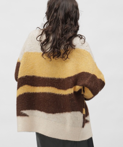 LAKOLE（ラコレ）の「7ゲージジャガードカーディガン / 997045（カーディガン/ボレロ・レディース・ブラウン系その他/パープル系その他/レッド系その他/ブルー系その他・MEDIUM/SMALL）」の9枚目の写真