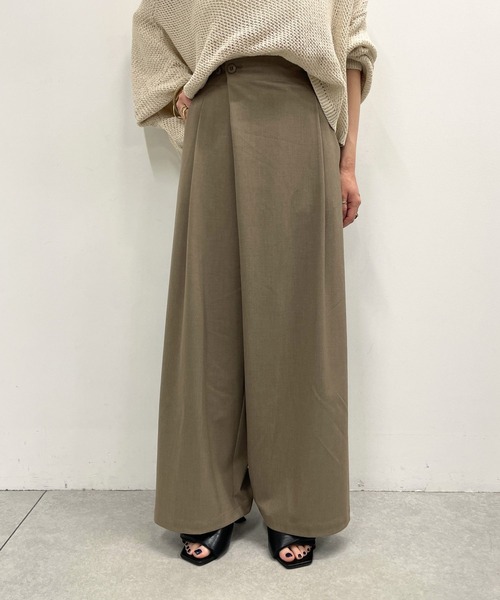 Omekashi（オメカシ）の「ワイドラップパンツ（スラックス・レディース・ベージュ/モカ/ブラック/オフホワイト/グレー/グレー系その他・38/36/34）」の19枚目の写真
