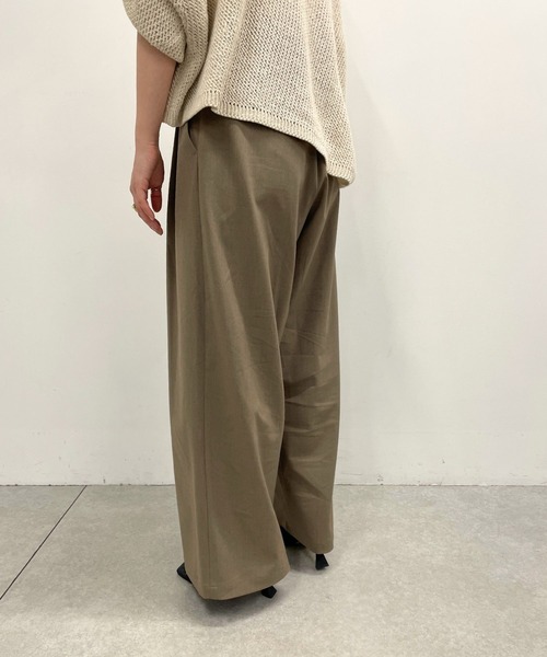 Omekashi（オメカシ）の「ワイドラップパンツ（スラックス・レディース・ベージュ/モカ/ブラック/オフホワイト/グレー/グレー系その他・38/36/34）」の21枚目の写真