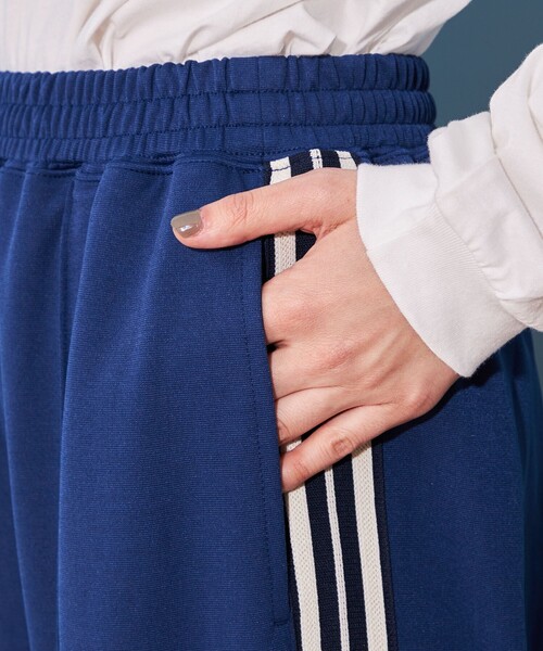 CITEN（シテン）の「＜CITEN＞ジャージ ライン パンツ（スウェットパンツ・レディース・ブラック/ロイヤルブルー・S/M）」の10枚目の写真