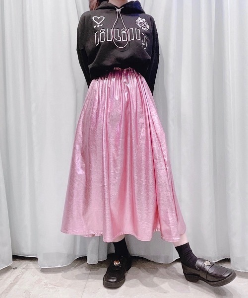 lilLilly(リルリリー)の「メタリックボリュームスカート(スカート・レディース・ブラック/ピンク/シルバー・ONE SIZE)」の8枚目の写真
