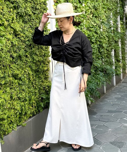 Rie Miller(リエミラー)の「シャーリング2WAYブラウス(シャツ/ブラウス・レディース・グリーン/ブラック/ホワイト・38)」の13枚目の写真