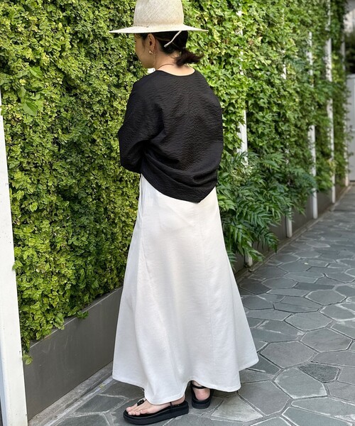 Rie Miller(リエミラー)の「シャーリング2WAYブラウス(シャツ/ブラウス・レディース・グリーン/ブラック/ホワイト・38)」の14枚目の写真