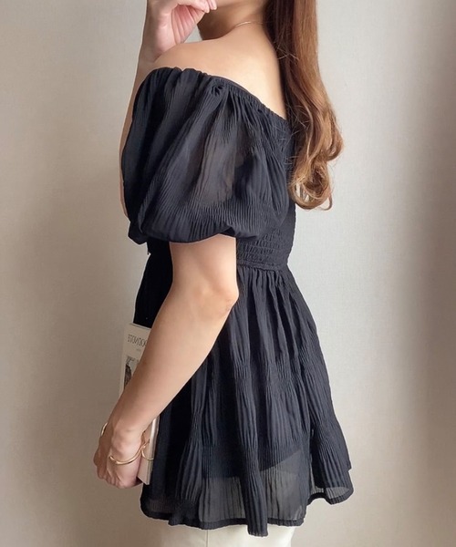 FILLOU(FILLOU)の「シアーマジョリカプリーツオフショルブラウス(シャツ/ブラウス・レディース・アイボリー/ブラック/ホワイト・MEDIUM/X-LARGE/LARGE)」の6枚目の写真