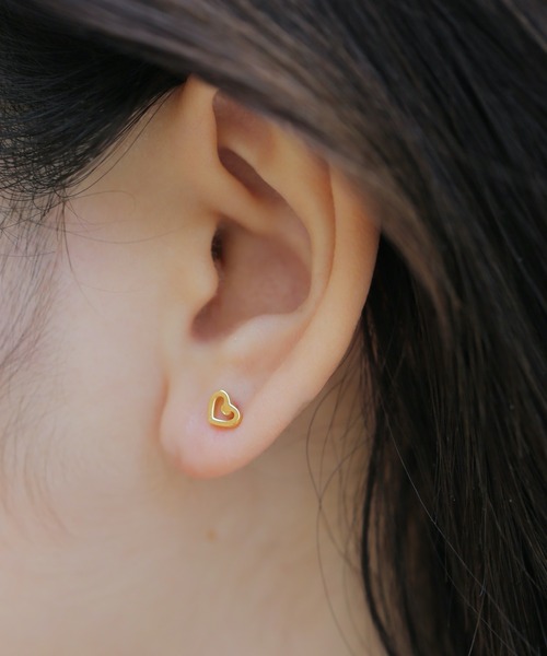 Peony(ピオニー)の「【Peony/ピオニー】/サージカルステンレス316L オープンハートスタッドピアス(ピアス(片耳用)・レディース・ゴールド/シルバー/ピンクゴールド・FREE)」の5枚目の写真