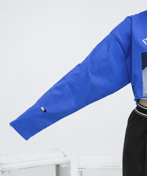 KBF（ケイビーエフ）の「リメイクライククロップドTEE（Tシャツ/カットソー・レディース・チャコールグレー/ブルー/オフホワイト・ONE）」の13枚目の写真