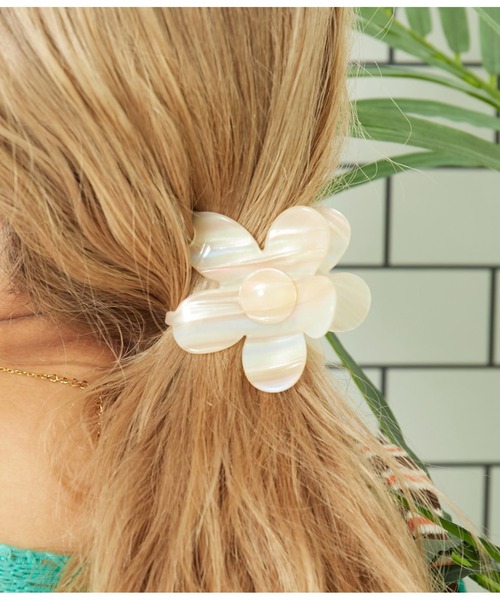 anap mimpi（アナップミンピ）の「フラワー ストライプ ビッグ バンスクリップ ヘアクリップ（バレッタ/ヘアクリップ・レディース・ターコイズブルー/アイボリー/ブラウン・FREE）」の2枚目の写真