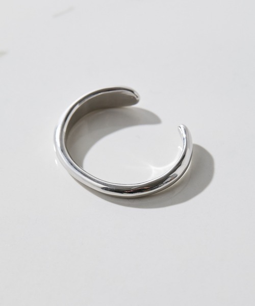 PAPILLONNER（パピヨネ）の「ラウンドオープンバングル（バングル/リストバンド・レディース・ゴールド/シルバー・FREE）」の4枚目の写真