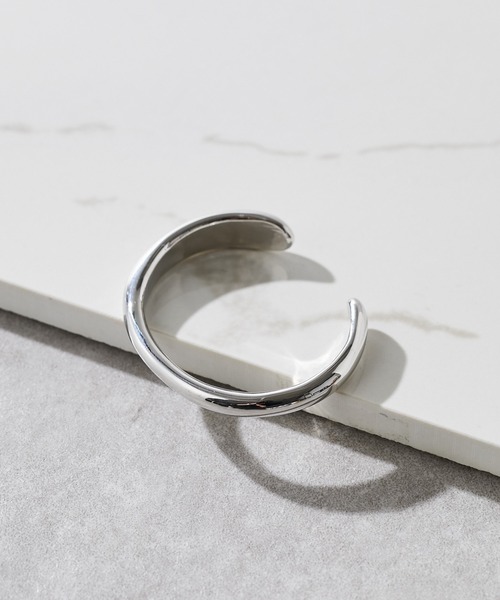 PAPILLONNER（パピヨネ）の「ラウンドオープンバングル（バングル/リストバンド・レディース・ゴールド/シルバー・FREE）」の5枚目の写真