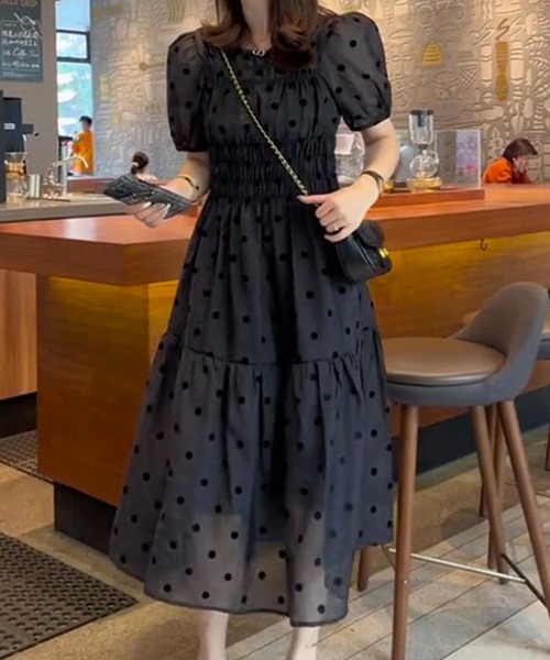 Twinkle;pm（トゥインクルピーエム）の「パフスリーブドットオーガンジーワンピース（ワンピース・レディース・ブラック・SMALL/MEDIUM/LARGE/X-LARGE）」の4枚目の写真