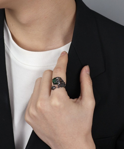 4INT.（フォイント）の「グリーンビジュー リング（リング・メンズ・グリーン・FREE）」の2枚目の写真