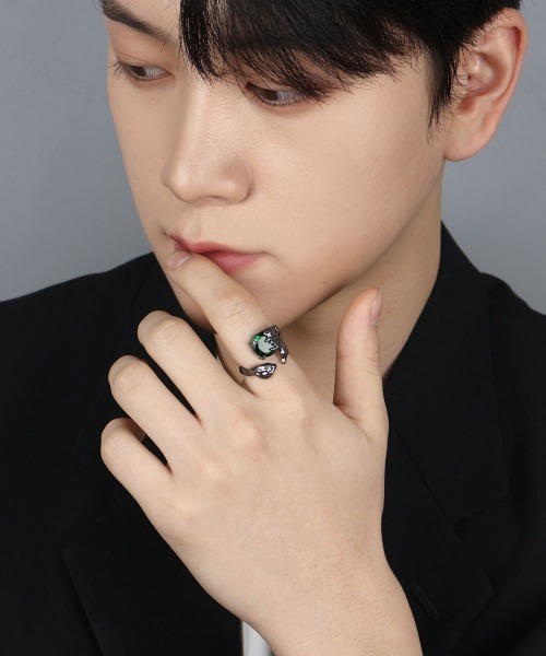 4INT.（フォイント）の「グリーンビジュー リング（リング・メンズ・グリーン・FREE）」の3枚目の写真