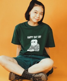 5.6oz HAPPY DAY OFF Tee