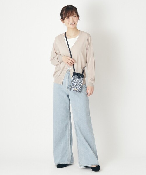 LAURA ASHLEY(ローラアシュレイ)の「【カードポケット付き/GIFTにおすすめ】ミニショルダー(ショルダーバッグ・レディース・グレー系/ブルー系・00)」の4枚目の写真
