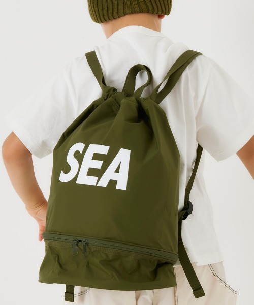 Smoothy（スムージー）の「SMOOTHY ×WDS_POOL BAG / スムージー プールバッグ（バックパック/リュック・キッズ・カーキ/パープル/ブラック/サックスブルー・FREE）」の2枚目の写真